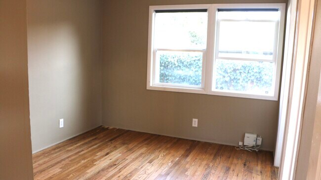 Building Photo - 556 Indiana Ave