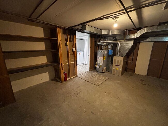 Building Photo - 1117 W 31st St