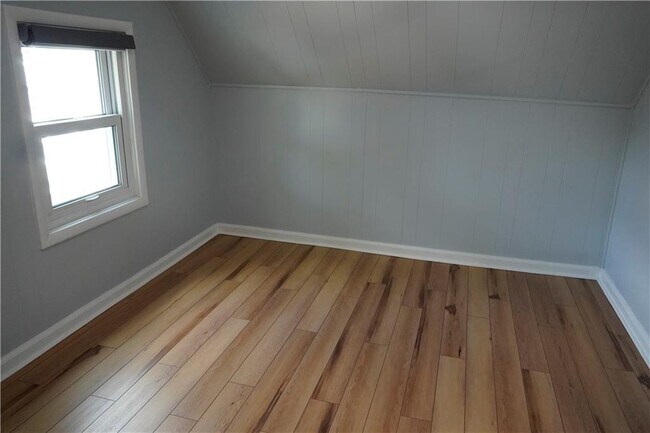 Building Photo - 1362 Narragansett Blvd