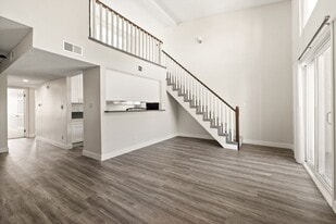 Building Photo - Chatsworth Plaza Apartments