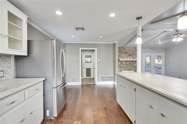 Building Photo - 10903 Mellow Ln