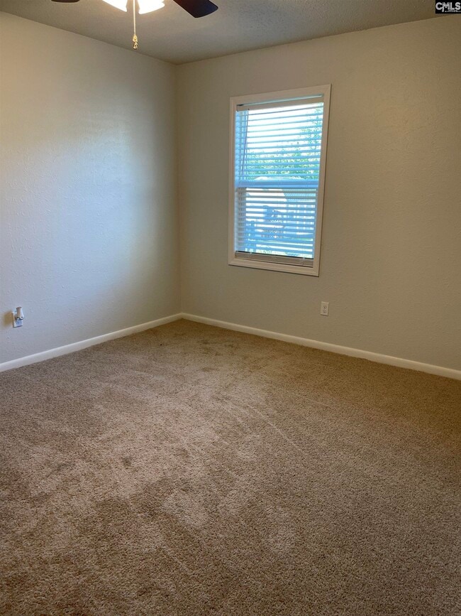 Building Photo - 409 Greenlake Dr