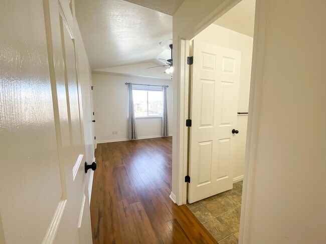 Building Photo - 8212 N Cedar Springs Rd