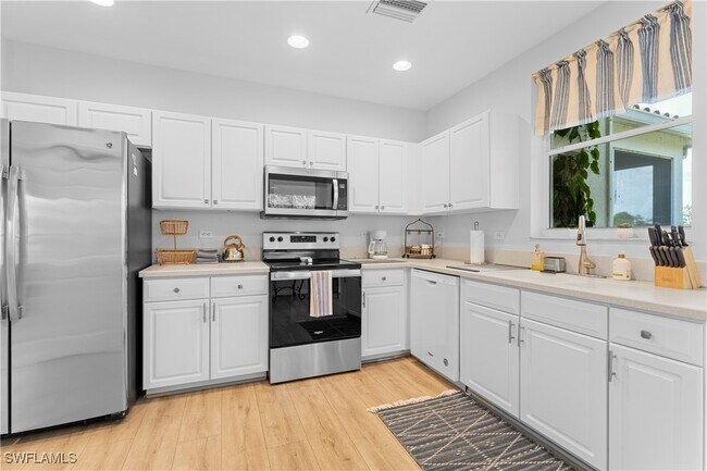 Building Photo - 8217 Parkstone Pl