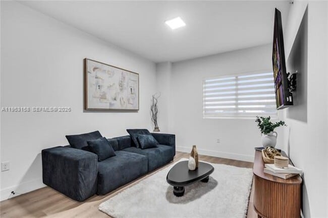 Building Photo - 3728 NW 19th Ave