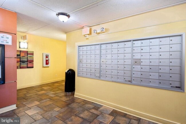 Building Photo - 75 S Reynolds St