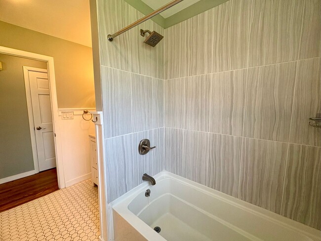 Building Photo - 2 Bedroom Rancher Available in Hershey!