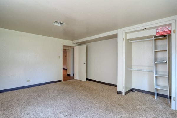 Building Photo - 911 4th St