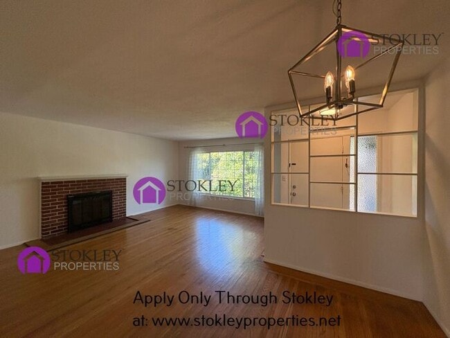 Building Photo - 3709 Sundale Rd
