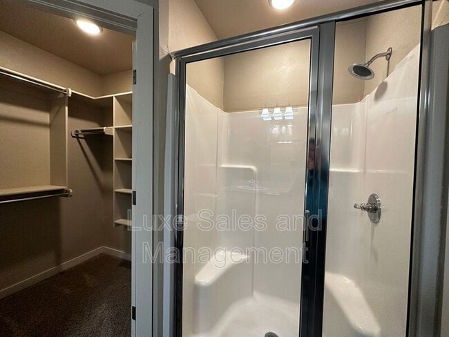 Building Photo - 737 SW 13th St