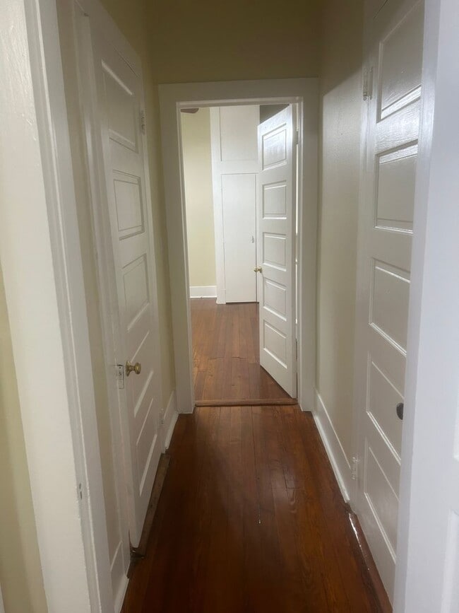 Building Photo - Charming Double in Esplanade Ridge