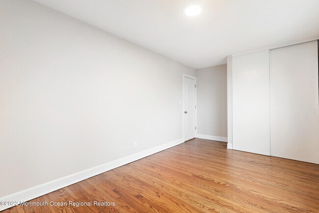 Building Photo - 2 Middlesex Rd