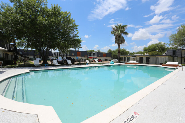 Building Photo - 2101 Harvey Mitchell Pky S