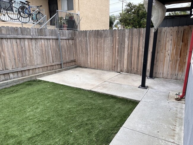 Building Photo - Remodeled 2 Bed/1 Bath unit in North Park w/ Private Yard!