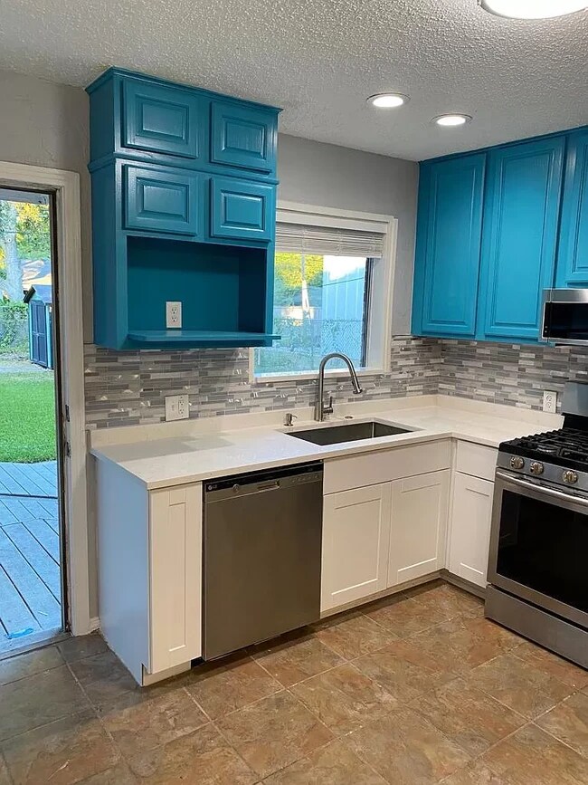 Building Photo - 431 Hambrick Rd