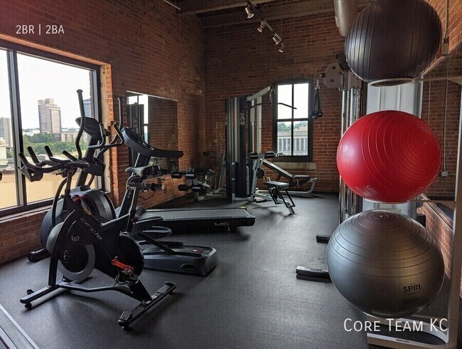 Building Photo - 382 W 22nd St