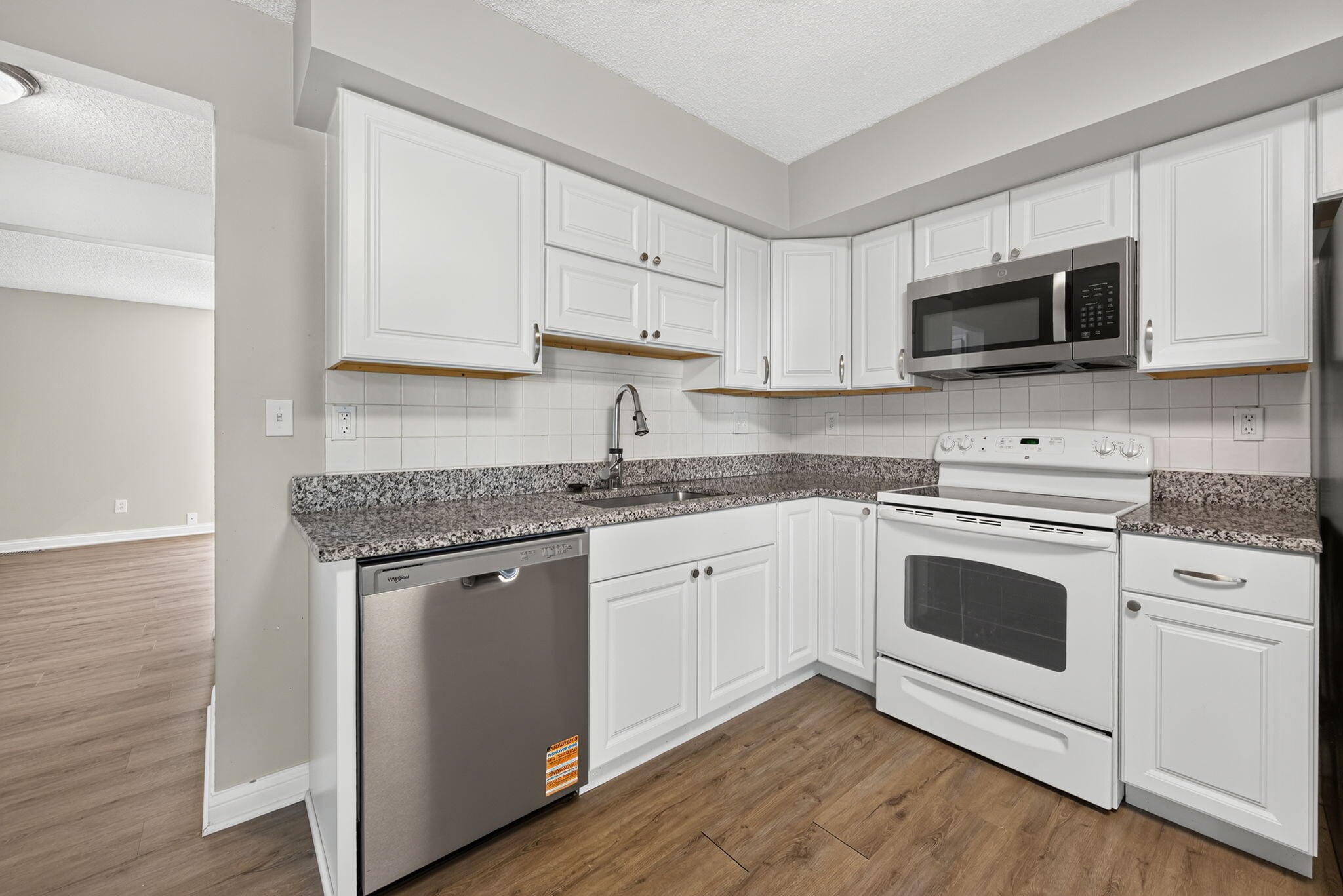 Building Photo - 13391 Hiddendale Ln