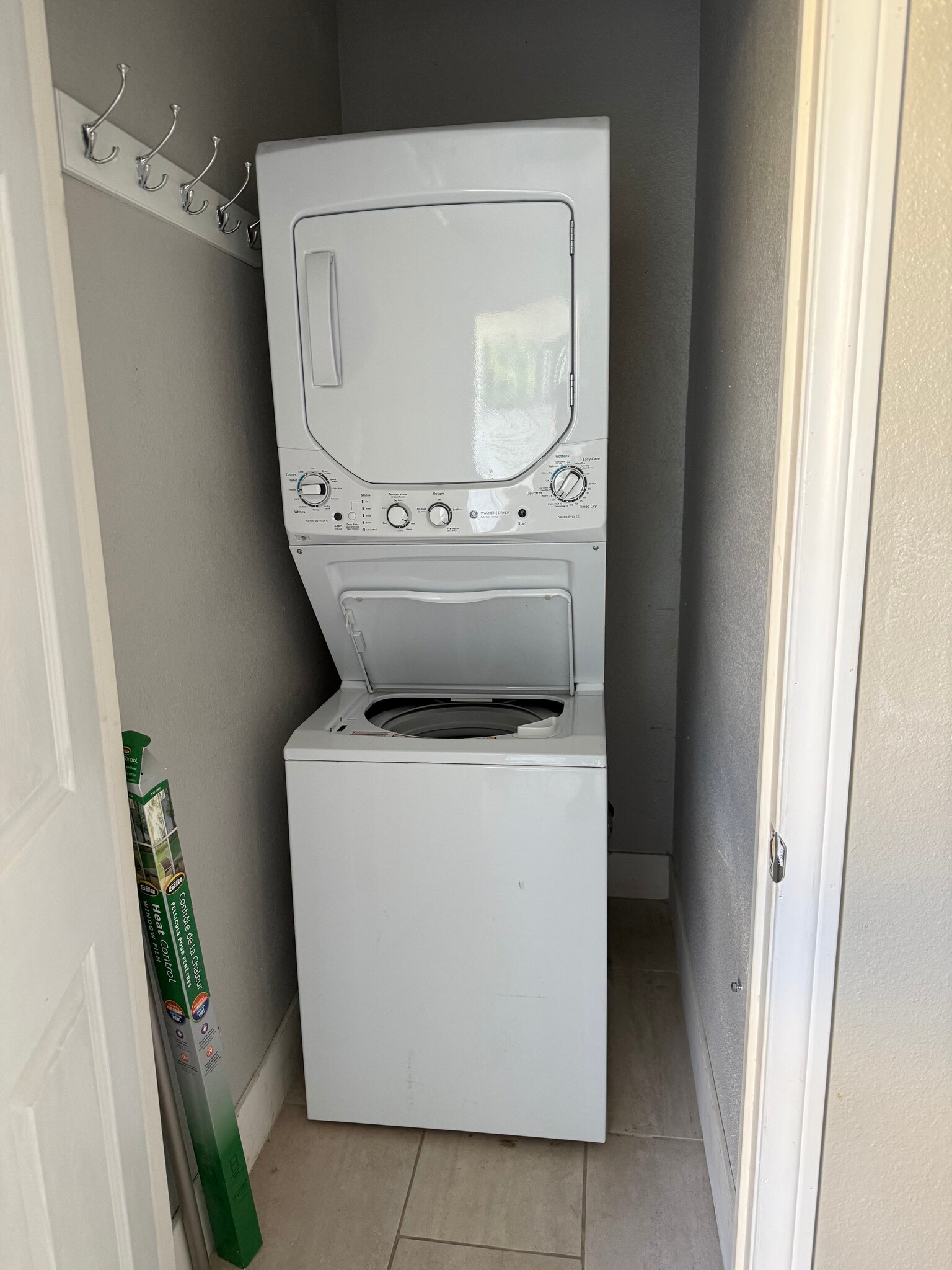 Building Photo - 4212 Las Lomas Ave