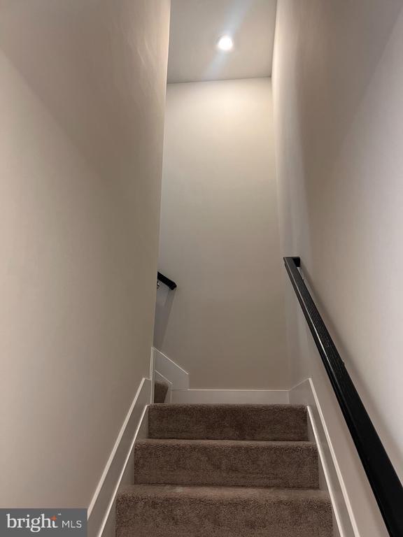 Building Photo - 7551 Dundee Rd