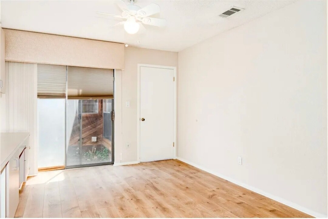 Building Photo - 616 Placid Cir