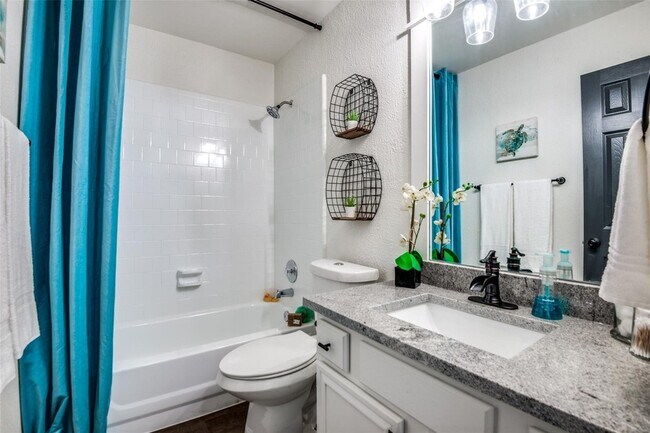 Building Photo - 759 Winding Oak Bend