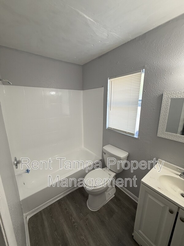 Building Photo - 8304 N Mulberry St