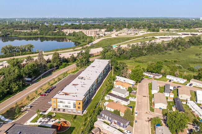 Convenient Freeway Access - Lica