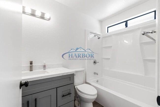 Building Photo - 789 W 18th St