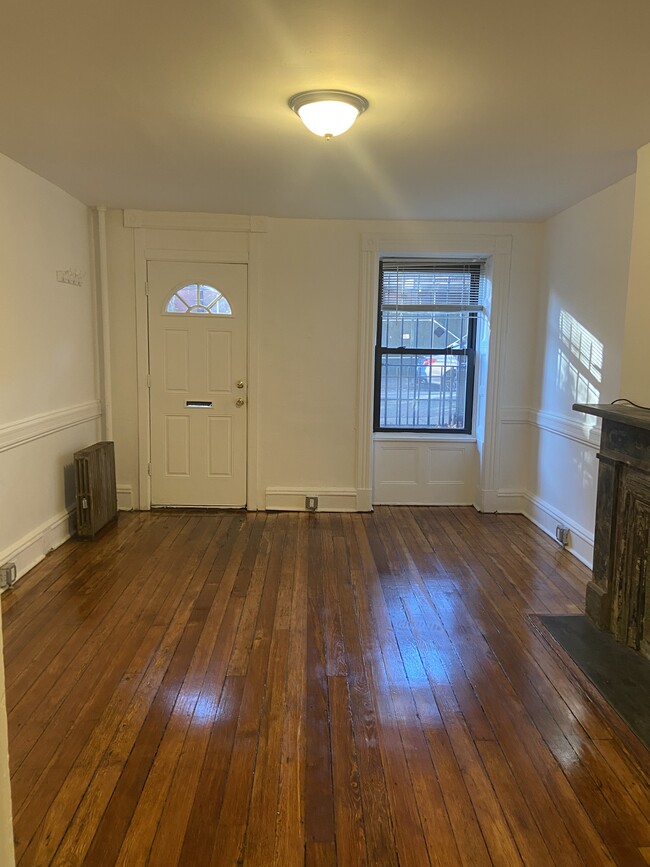 Building Photo - 233A Clinton St