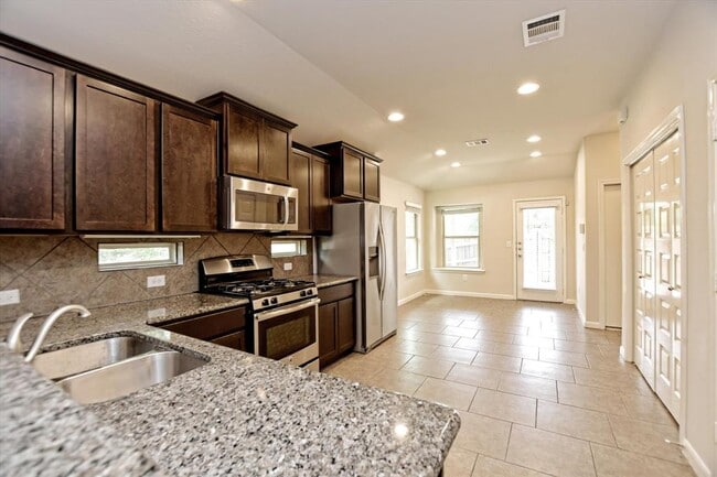 Building Photo - 600 Allens Creek Way