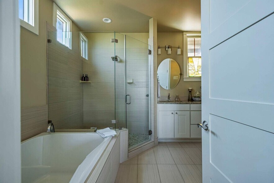 Building Photo - 2208 Sea Biscuit Cove