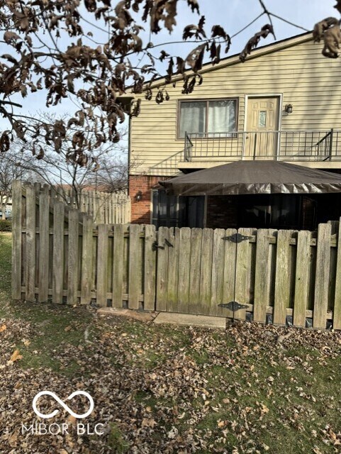 Building Photo - 974 Greenwood Trail W Dr