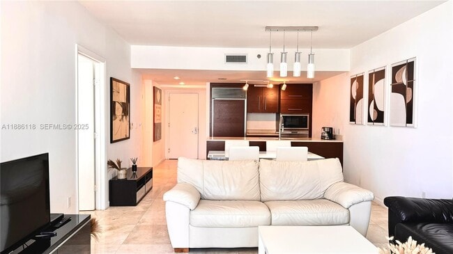 Building Photo - 475 Brickell Ave