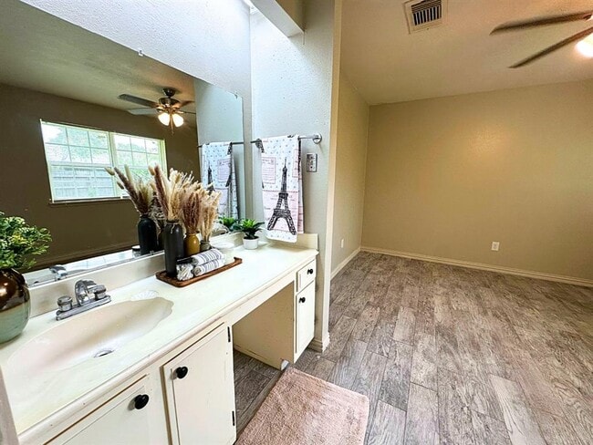 Building Photo - 17802 Autumn Trails Ln