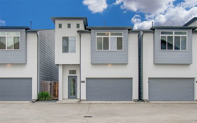 Building Photo - 8930 Spring Knoll Forest Dr