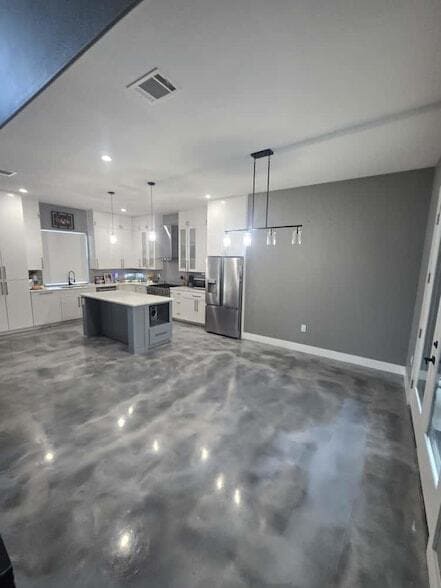 Building Photo - 724 Ramsey Ave