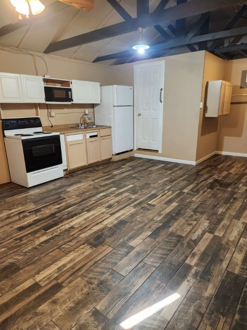 Building Photo - 425 S 98th Pl