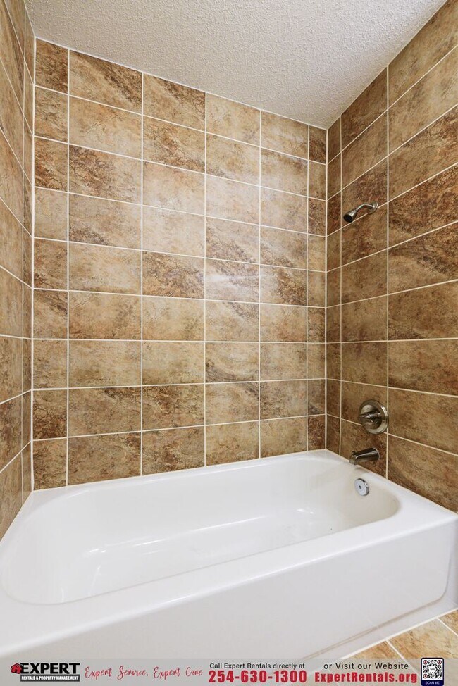 Building Photo - 1604 Edgefield St