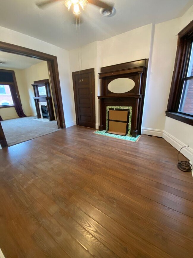 Building Photo - 1309 E Carson St