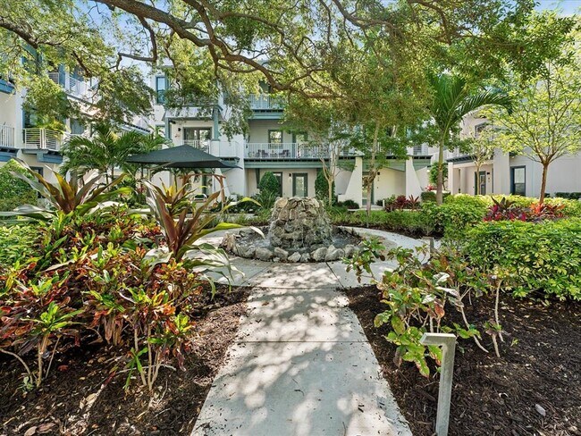 Building Photo - 946 Highland Ave