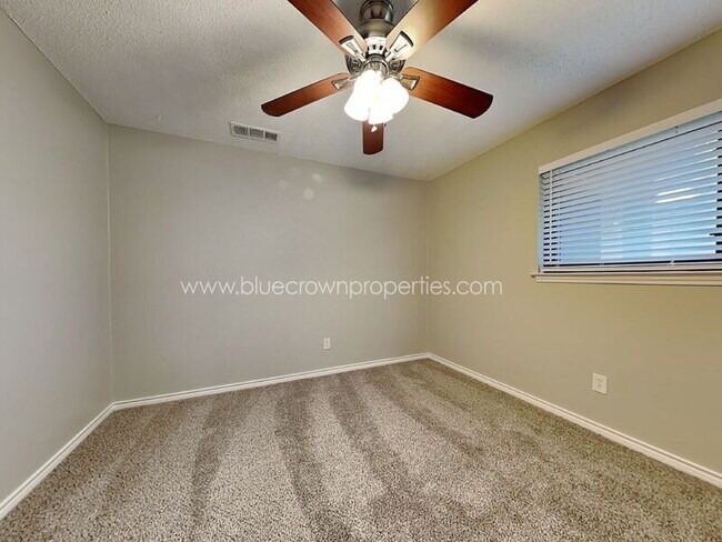 Building Photo - 4915 Chilton Dr