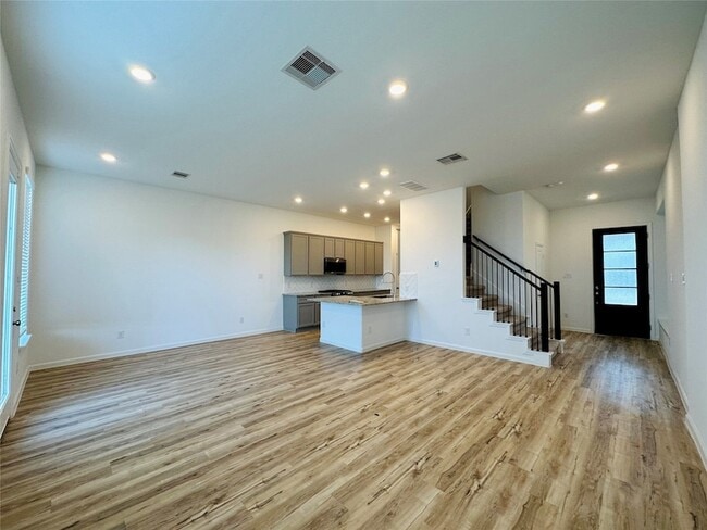 Building Photo - 4143 Champlain Wy