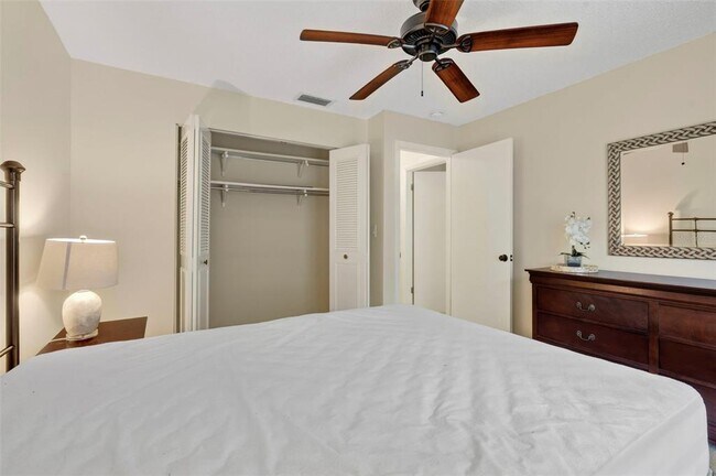 Building Photo - 2700 Bayshore Blvd