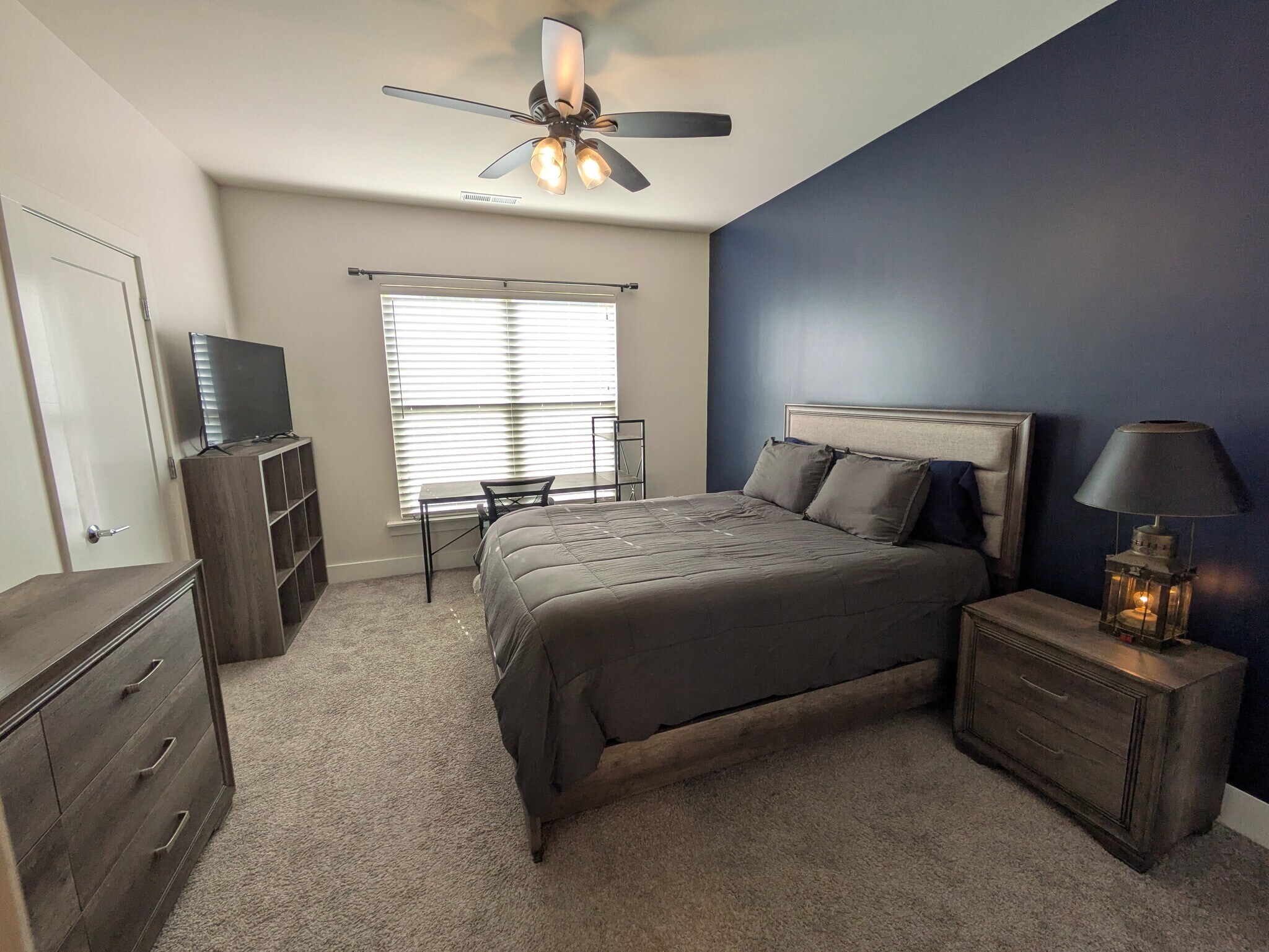 Primary bedroom - 15037 New Amsterdam Ln