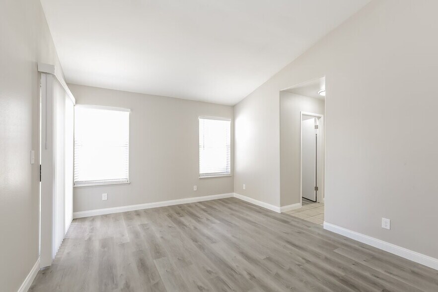 Building Photo - 4340 W La Madre Way
