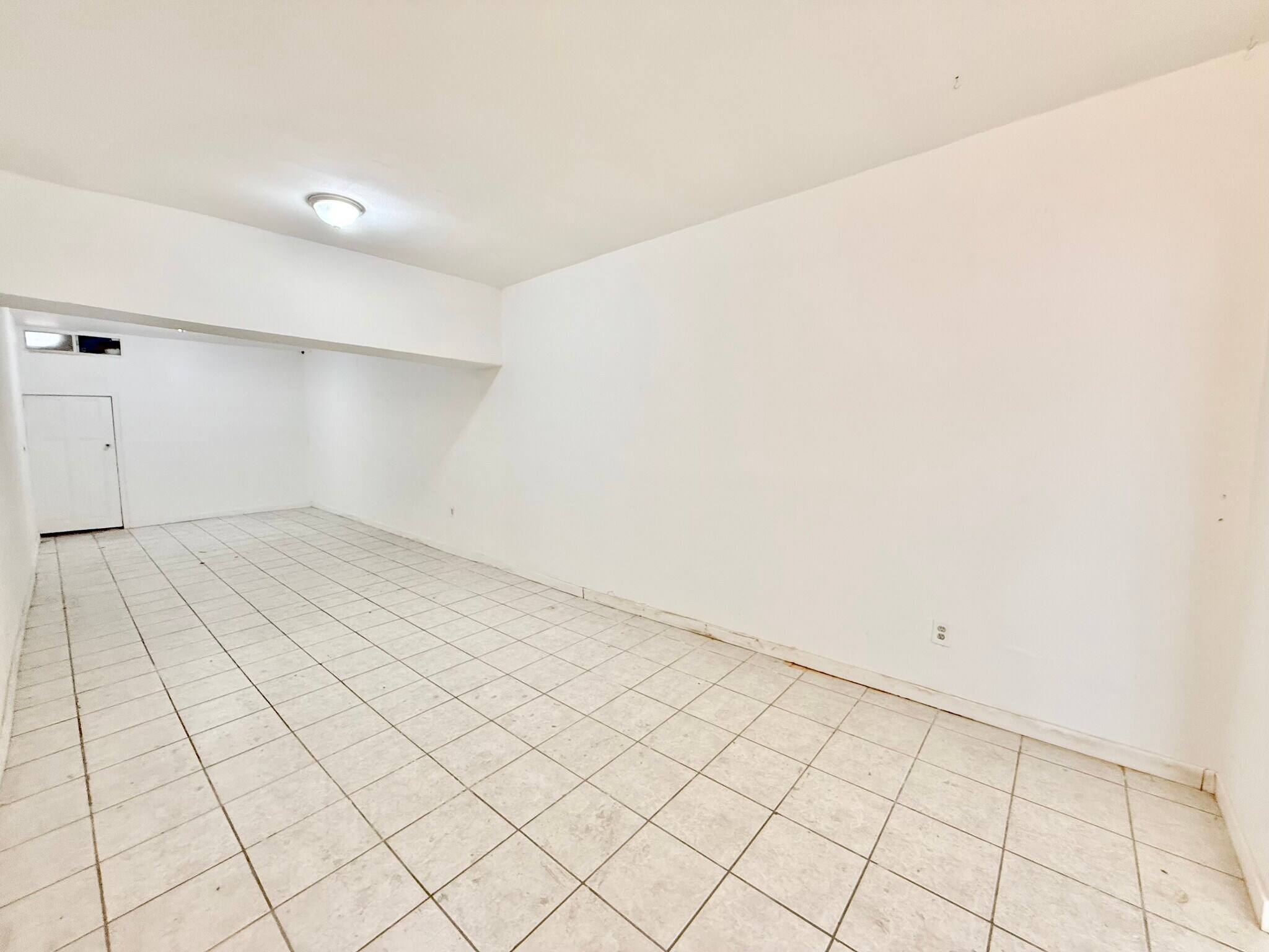Building Photo - 839 Merwin St