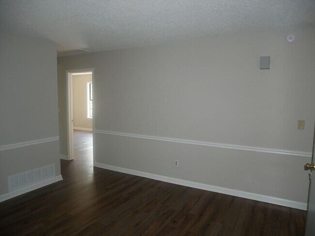 Building Photo - 5800 Dover Dr