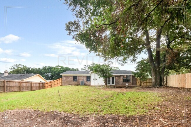 Building Photo - 5728 Post Oak Ct