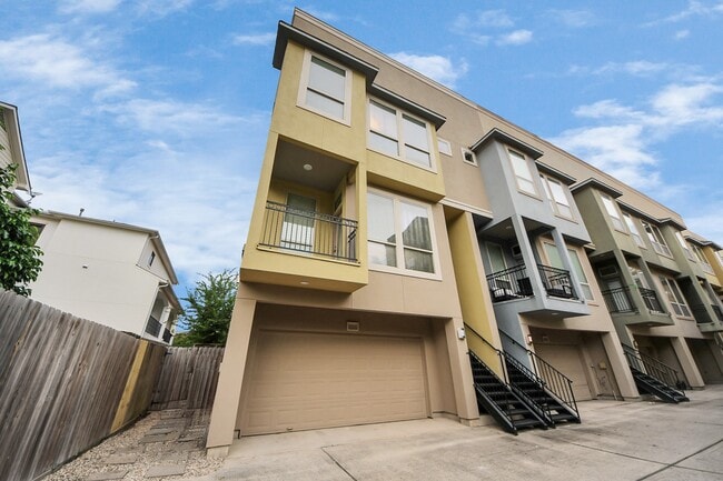 Building Photo - 5526 Crooms St