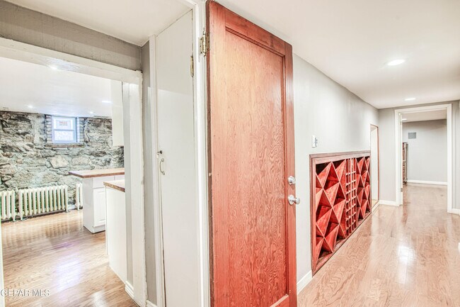 Building Photo - 1701 Elm St